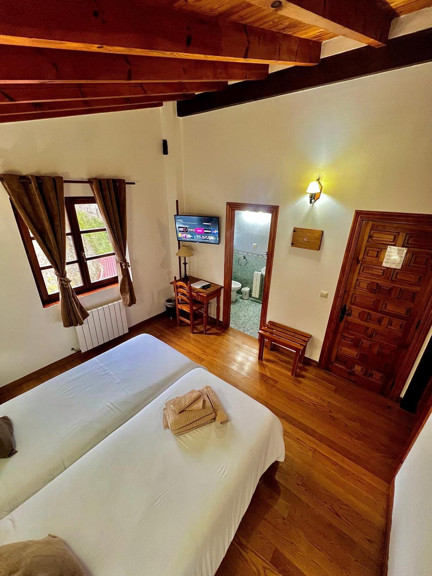 Hotel Rural El Sestil Dobres 외부 사진